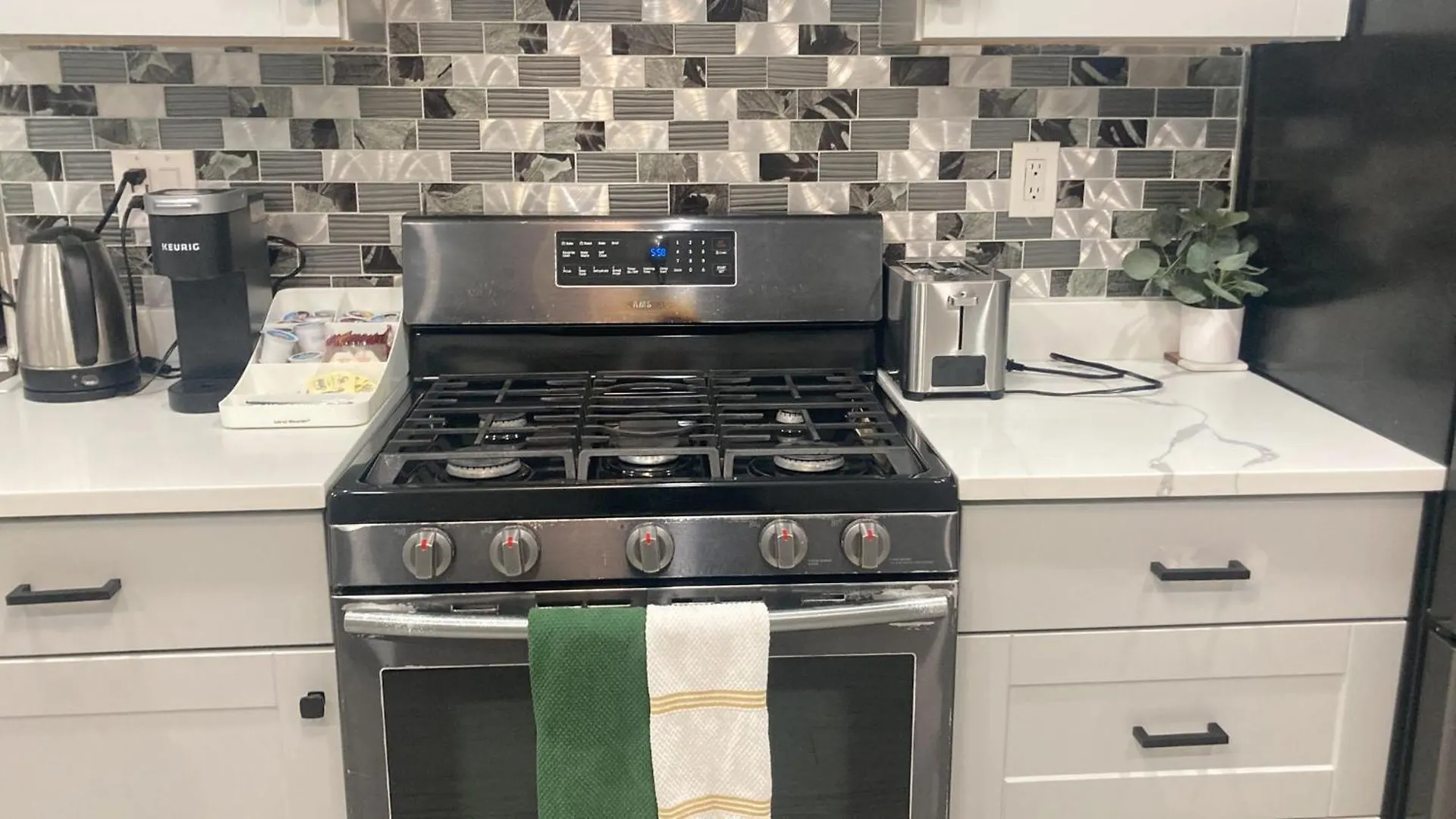 Apartment 3 Bedroom Cozy Retreat With Large Backyard New York United States