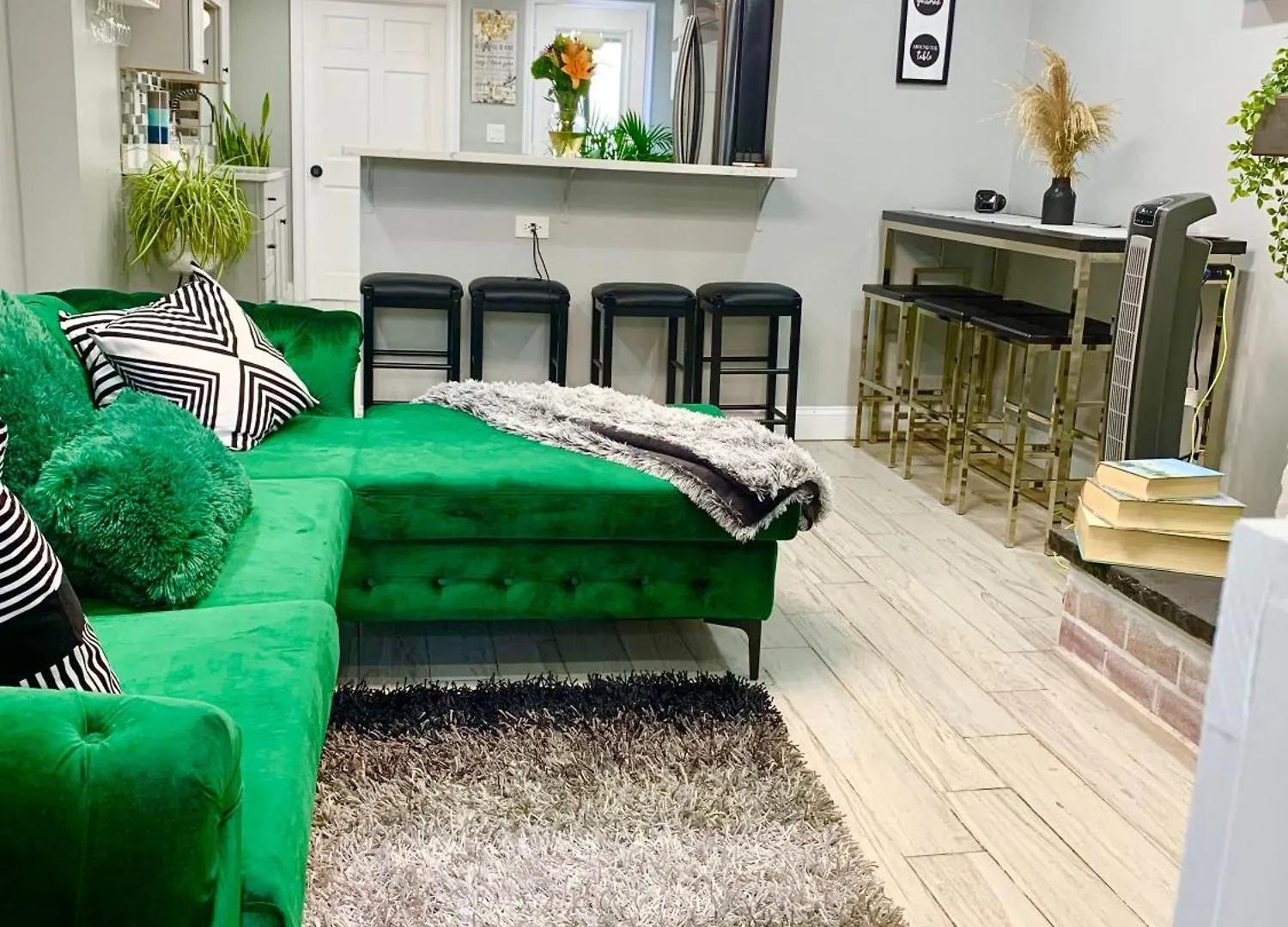 3 Bedroom Cozy Retreat With Large Backyard New York Apartment